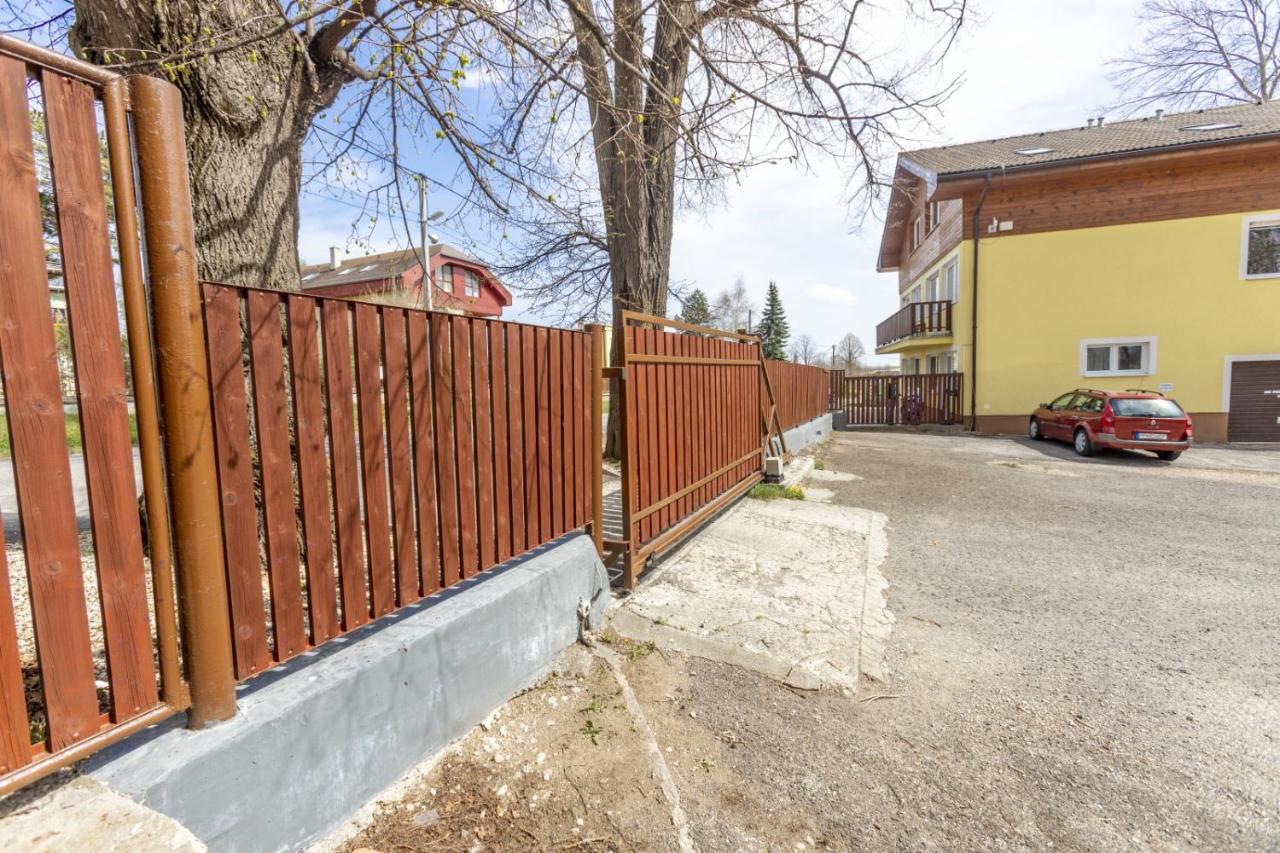 Apartman Hugo Veľký Slavkov Buitenkant foto